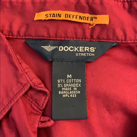 Dockers Burgundy buttoned down shirt sz M - Picture 7 of 7